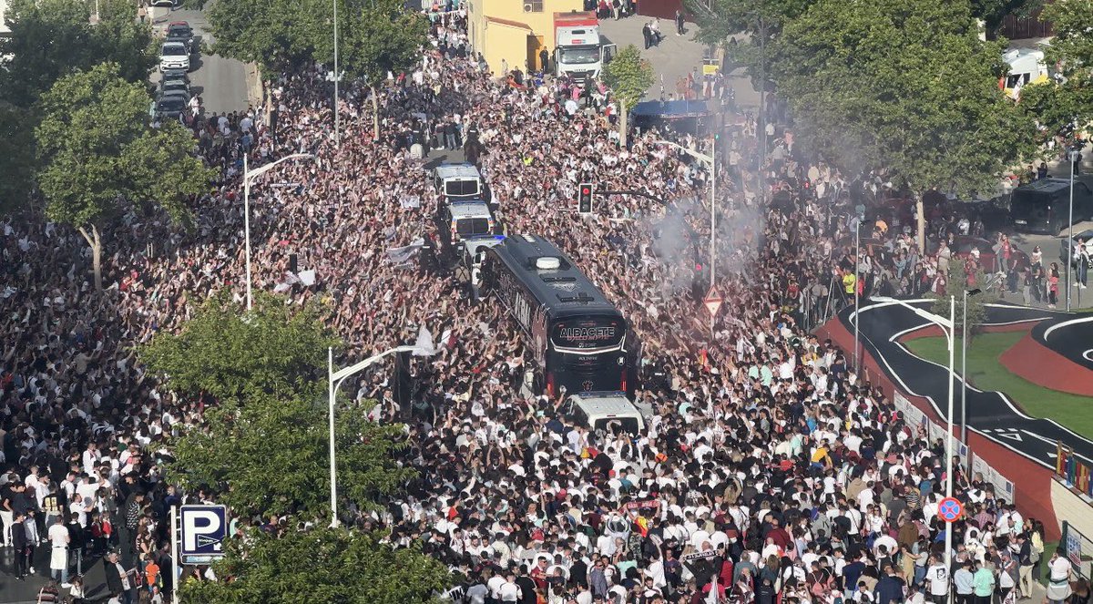 riazorazoo's tweet photo. El año en el que volvimos a ser grandes https://t.co/PfXnkskRLk