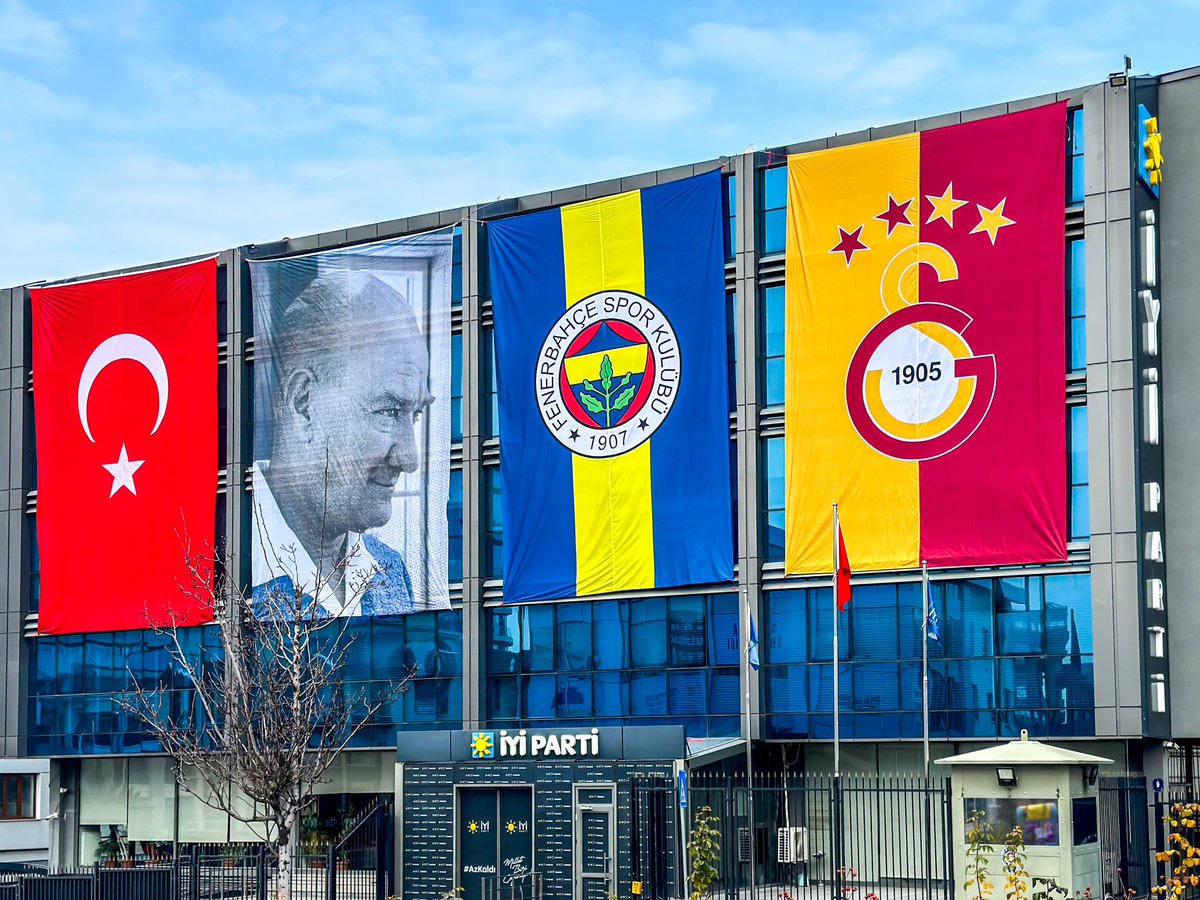 An itibarıyla İYİ Parti Genel Merkezimiz…🇹🇷 Başta Cumhuriyetimizin banisi Mustafa Kemal Atatürk olmak üzere bu topraklar için mücadele etmiş tüm kahramanlarımızı saygı ve rahmetle anıyoruz. Hep birlikte Cumhuriyetimize ve onun kazanımlarına var gücümüzle sahip çıkacağız.