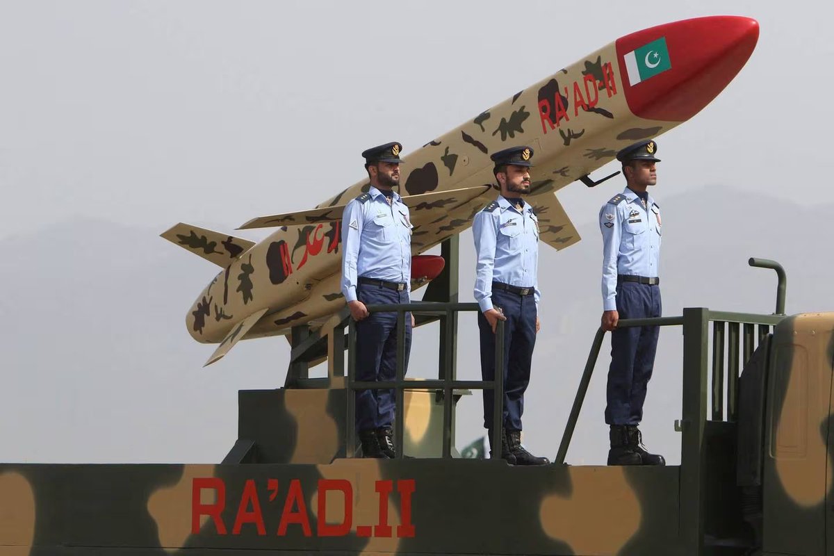 Saju__302's tweet photo. Witness the prowess of #RAAD_II, the Air Launched Cruise Missile, showcasing the cutting-edge capabilities of the Pakistan Air Force. 🇵🇰✈️
#PakistanAirForce https://t.co/WsPj0zJoh5