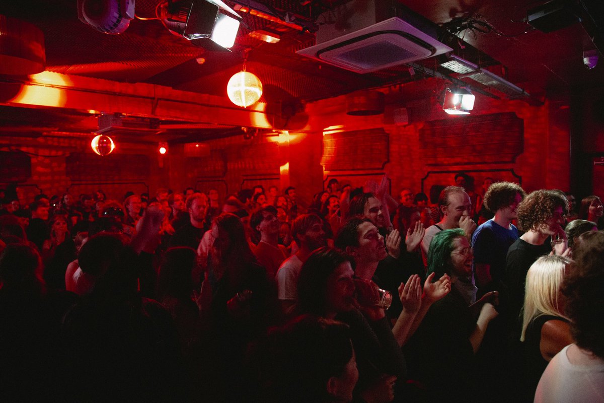 HUMUNGOUS thanks to everyone who listened to or bought our album! and thanks to anyone who came to see us :) 

we have some fun stuff coming up next year which you’ll hear about soon enough!

photo of us: Georgia O Byrne
photo of ye: Daniel Martin