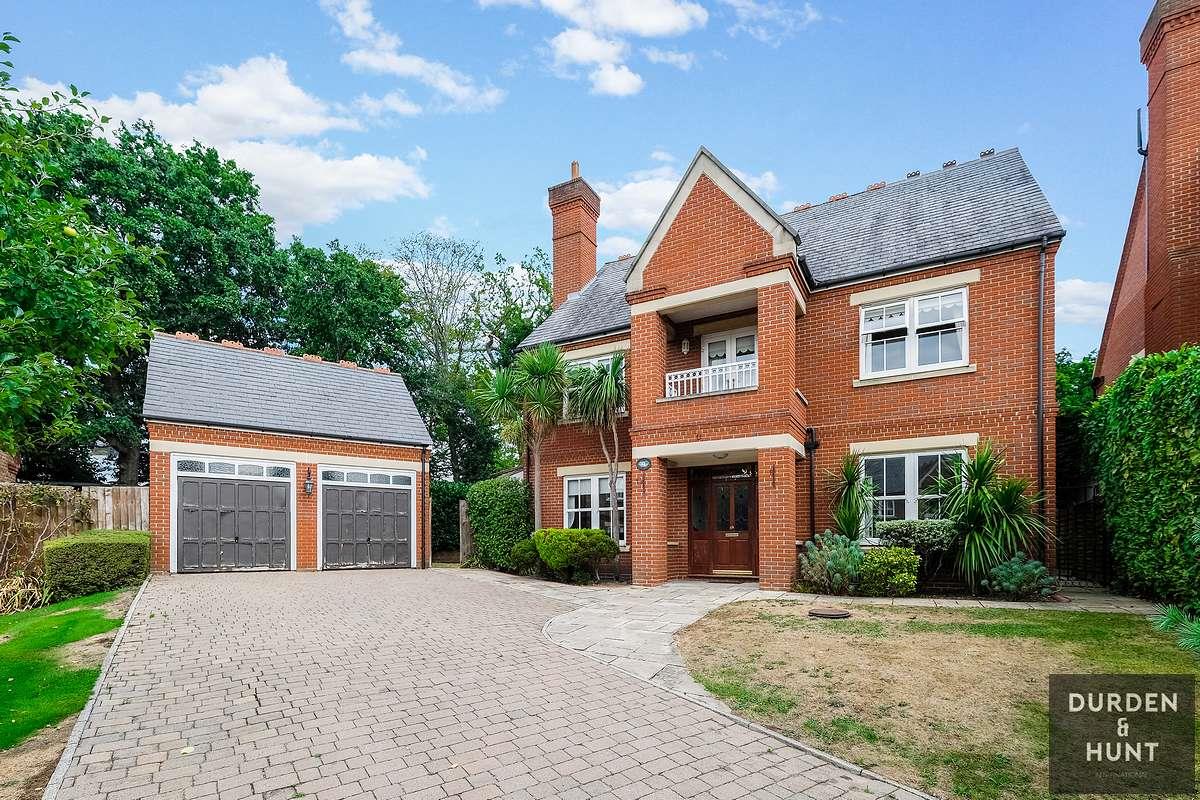 DurdenandHunt's tweet image. As 2023 comes to an end check out YouTube to reflect on some of Durden & Hunt’s exceptional properties sold across Essex and London.
youtu.be/c4dVqjln2Yo
If you'd like to discuss how we might be able to help you in 2024 reach out to the team on 0203 026 0160.
