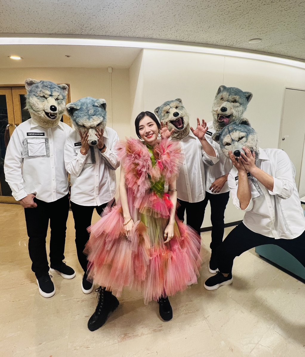 🟥第74回NHK紅白歌合戦⬜

ご視聴ありがとうございました🔥
いかがでしたでしょうか！

感想はぜひハッシュタグつけてポストしてくださいね🐺💥

🎧絆ノ奇跡 mwam.lnk.to/P5bwzgSW
🎧コイコガレ milet.lnk.to/koikogareTA

共演したmiletさんと📸

#NHK紅白 #紅白歌合戦 #マンウィズ