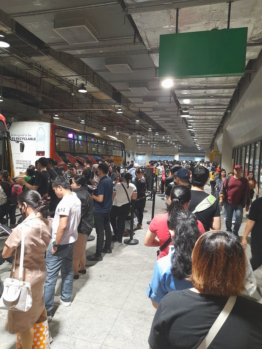 dumidyeypee's tweet photo. "the LTFRB does not see transportation crisis in 2024"

december 31, 2023, one ayala, 730pm: https://t.co/01KW2QIzXU