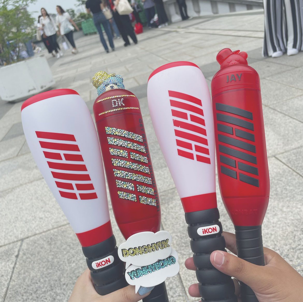 dk_forever_ikon's tweet photo. 2023年ありがとう！♡
たくさん推しに会えた1年✨
毎回一緒に参戦できて幸せだった💍
2024年もよろしく🌼 https://t.co/GSpAMlafFu