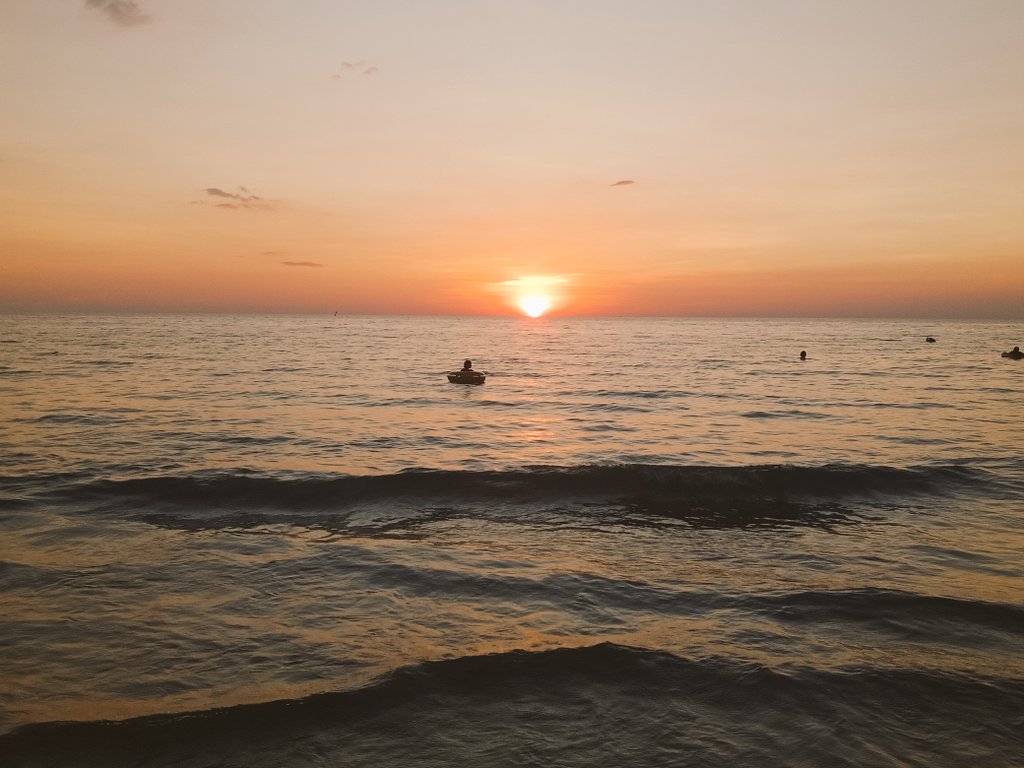 Happy New year folks. Best wishes for 2024. From Koh Chang Thailand.