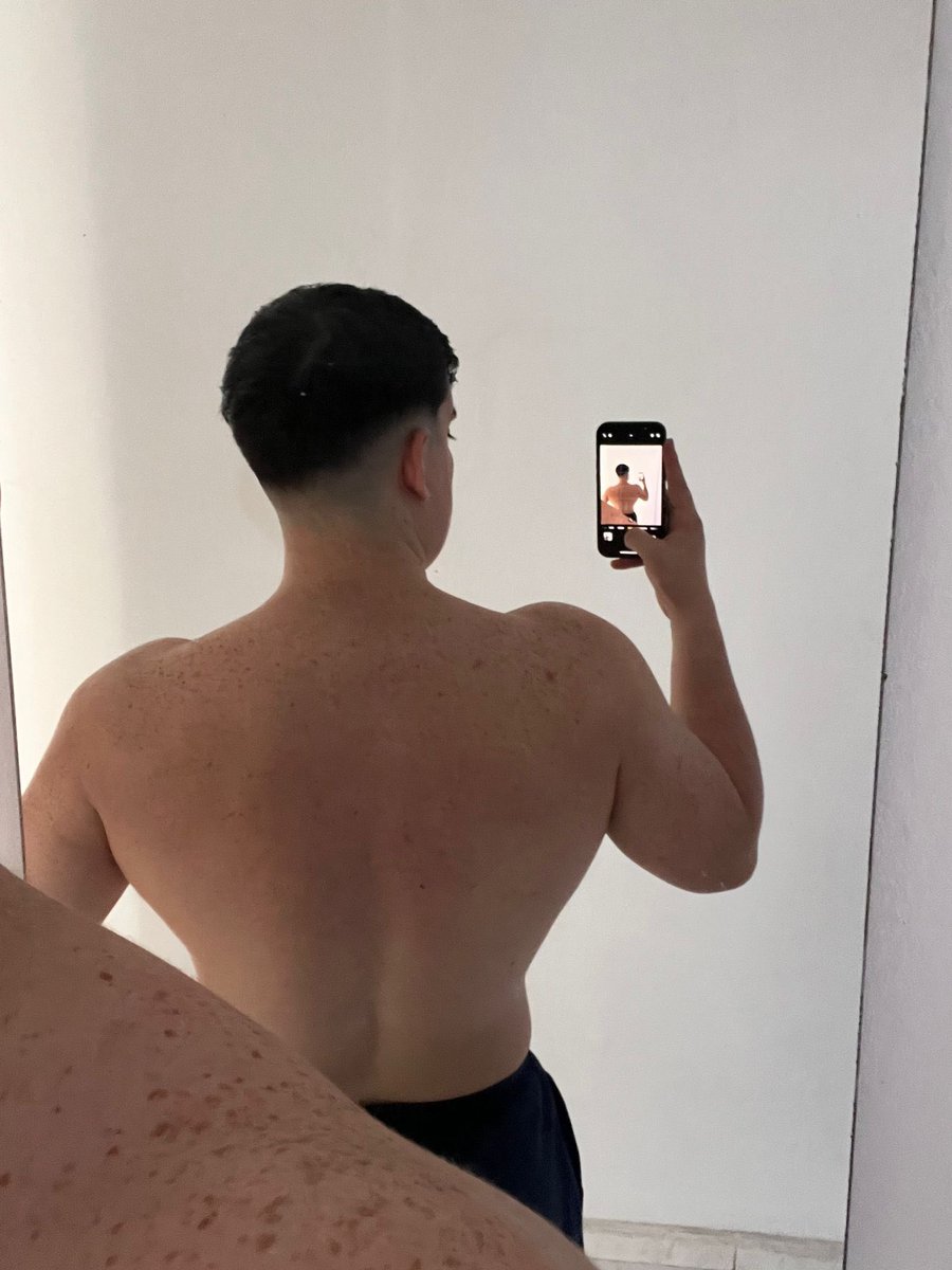 Yonilooteo tweet media