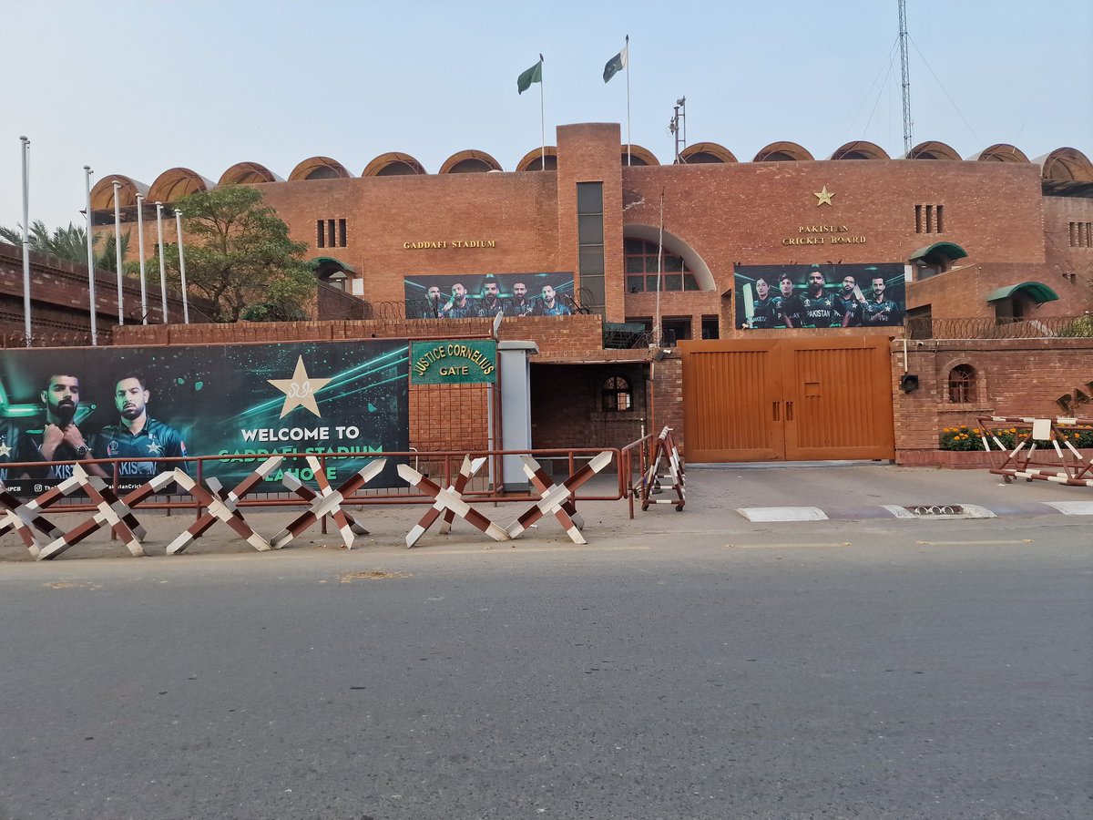Great experience to stand in the nets and in the middle during training session of Pakistan T20 squad at the historical Gaddafi Stadium, Lahore.
Thanks to <a href="/TheRealPCB/">Pakistan Cricket</a> and <a href="/YasArafat12/">Yasir Arafat</a> for accommodating me.
<a href="/KNCBcricket/">Cricket🏏Netherlands</a> <a href="/TheRealPCBMedia/">PCB Media</a>