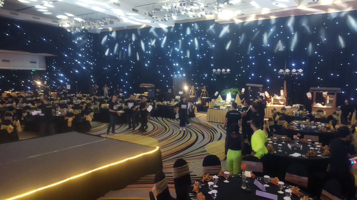 Final preparation for all talents &amp; crews, for our "Glow in the Dark" New Year event 2024!!! Also not forget to our prayer, wishing this will be our BEST performance in this LAST DAY of this year!!! 🎤🎸🥁🎊🎉
At: <a href="/MercureSurabaya/">mercure grand mirama surabaya</a>

#newyearseve
#2023
#2024