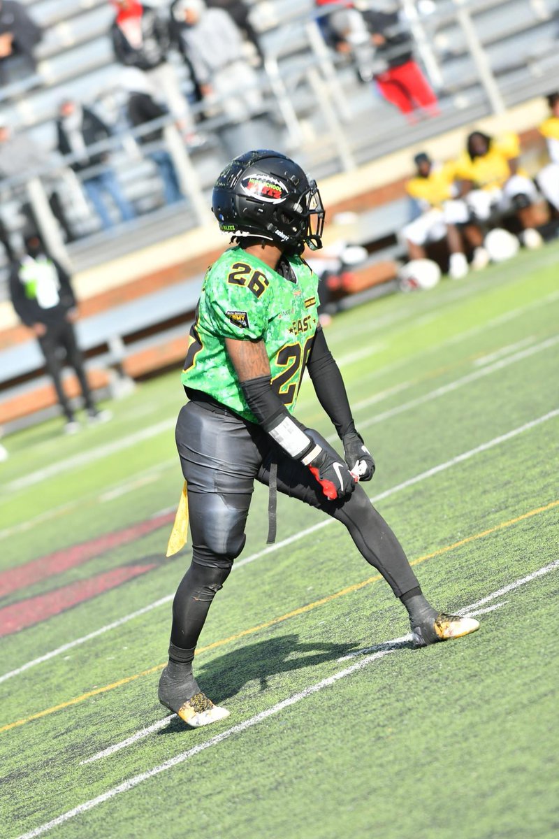 Thanks <a href="/HighSchoolBlitz/">High School Blitz</a> for giving me the opportunity to participate in the senior bowl  thanks to <a href="/mrs_vfrierson/">Mrs. V</a> thanks to all the coaches big thanks 🙏🏽
3 receptions for 55 yards