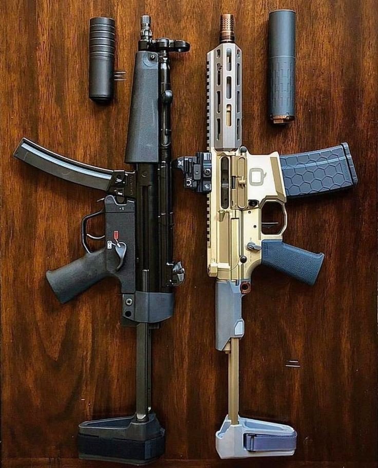 _Gun_Lover's tweet photo. Rt  &amp; say left or right? https://t.co/FmDpqP9uE0