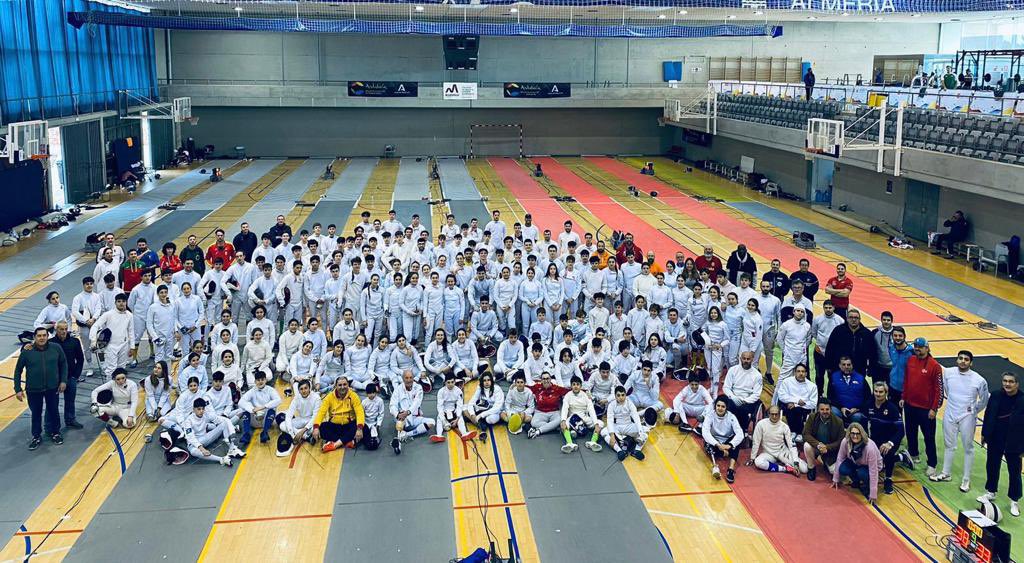 Acabamos este año con la gran foto de familia de la concentración PFCAR, que se ha desarrollado estos días en el Toyo - Almería.  Os deseamos una feliz salida y entrada de año. #soydelasala
