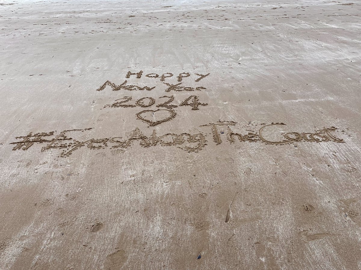 Wishing all who, like us, enjoy Llandudno’s West Shore a very happy and safe New Year and a wonderful 2024! 

Diolch yn fawr / Thank you for your support in 2023!  justgiving.com/crowdfunding/N…

#EyesAlongTheCoast
#999Coastguard
#BlwyddynNewyddDda
#HappyNewYear
#HappyNewYear2024