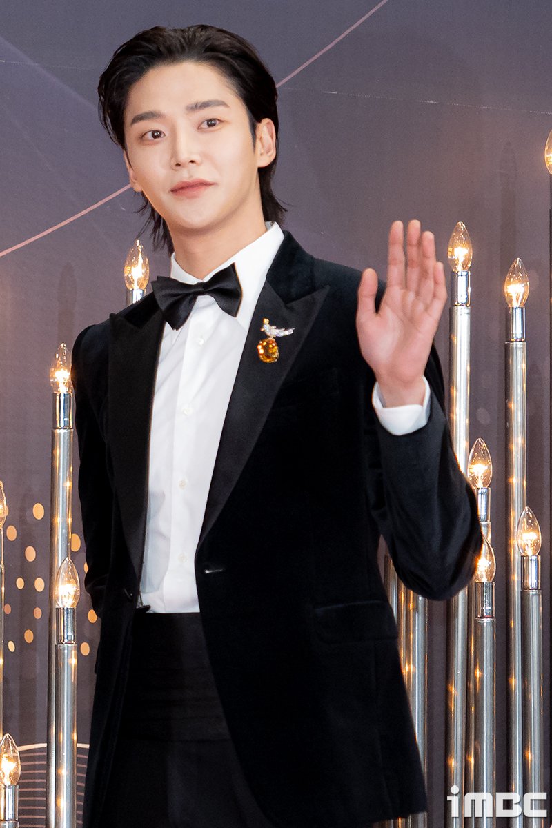 장성규-설인아-로운 연기대상 진행하러 왔어요 #2023KBS연기대상 #2023KBSDramaAwards #KBSDramaAwards #DramaAwards #KBS연기대상 #연기대상 #장성규 #설인아 #로운 [iMBC 포토 5장]

⬇고화질 Click Plz⬇
enews.imbc.com/News/RetrieveN…