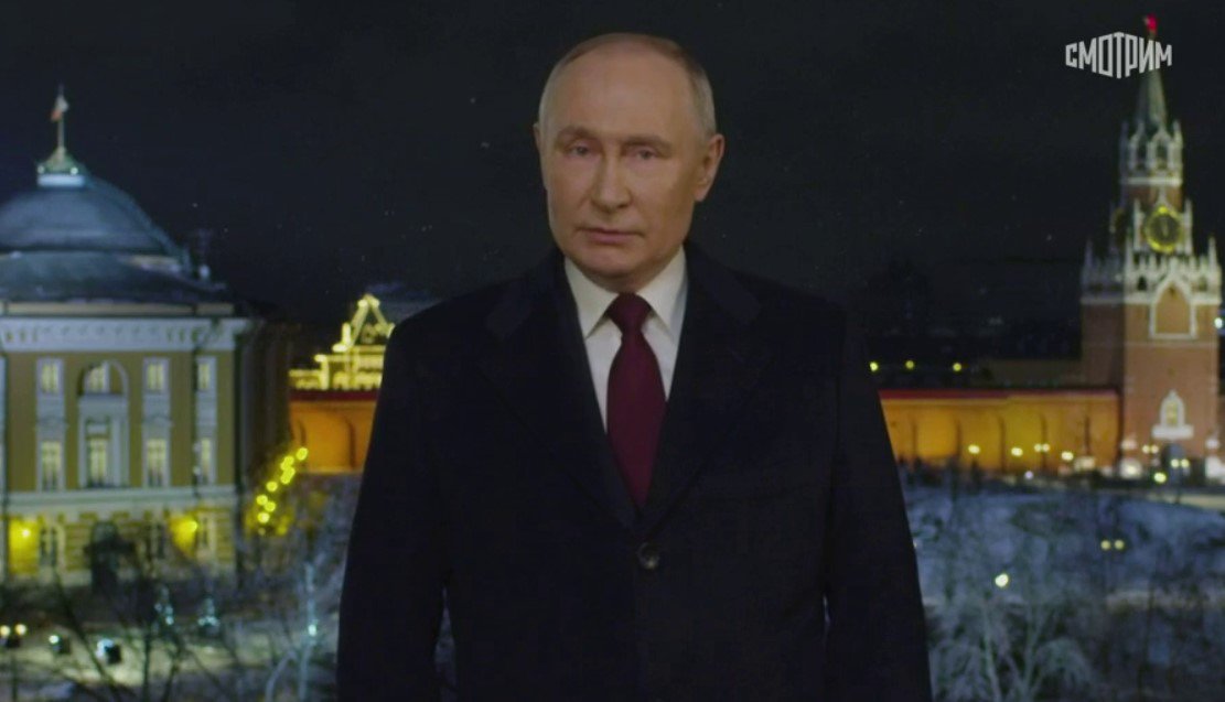 Президент России Владимир Путин выступил с традиционным новогодним обращением к россиянам. Оно было записано в Кремле. ridus.ru/n/424883