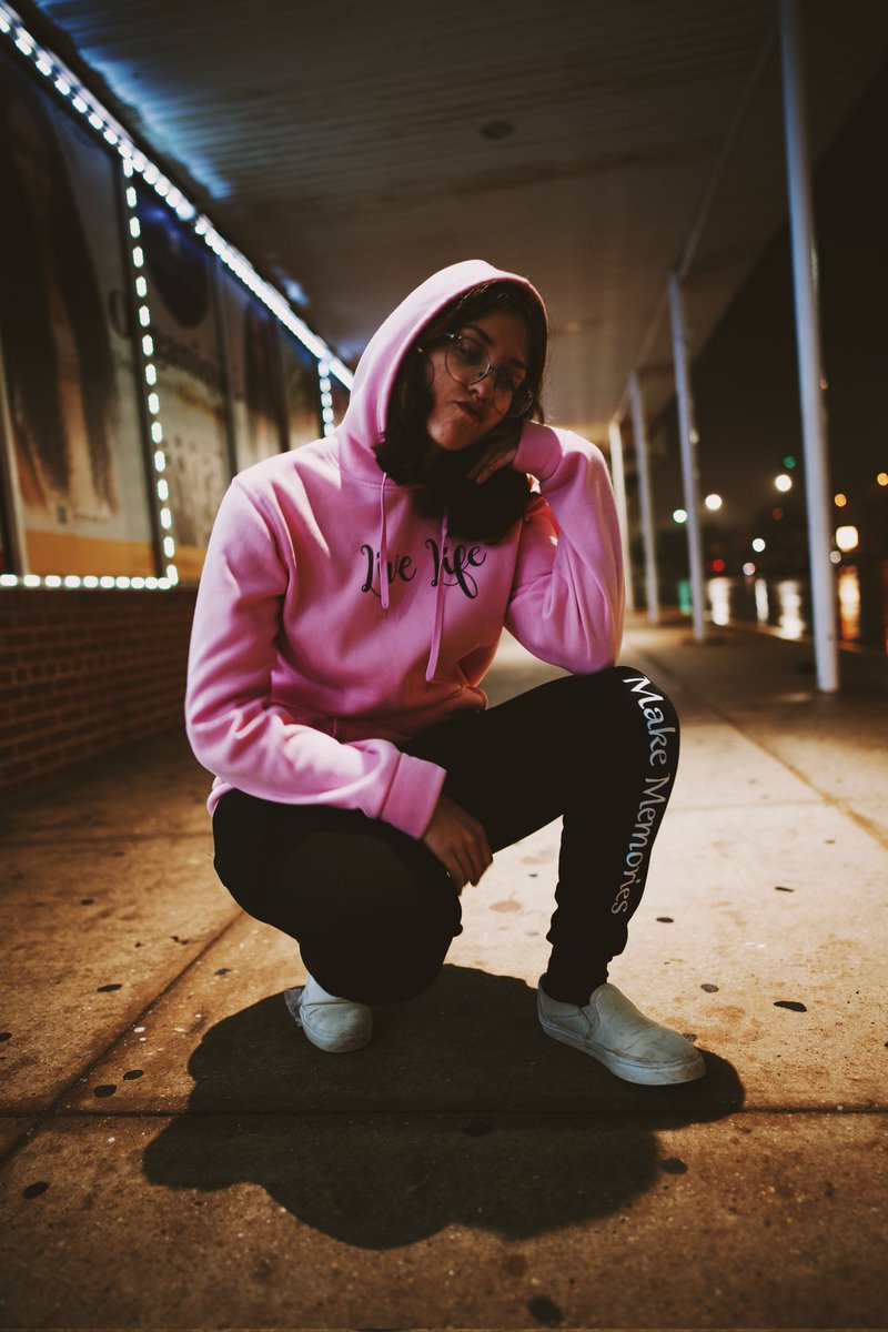 live_lifece's tweet photo. Another night in the ☁️
#livelife #makememories #hoodie #fashion #gains #womanmotivated #abcnye  #streetwear #gymwear https://t.co/ihyyvbEkTG