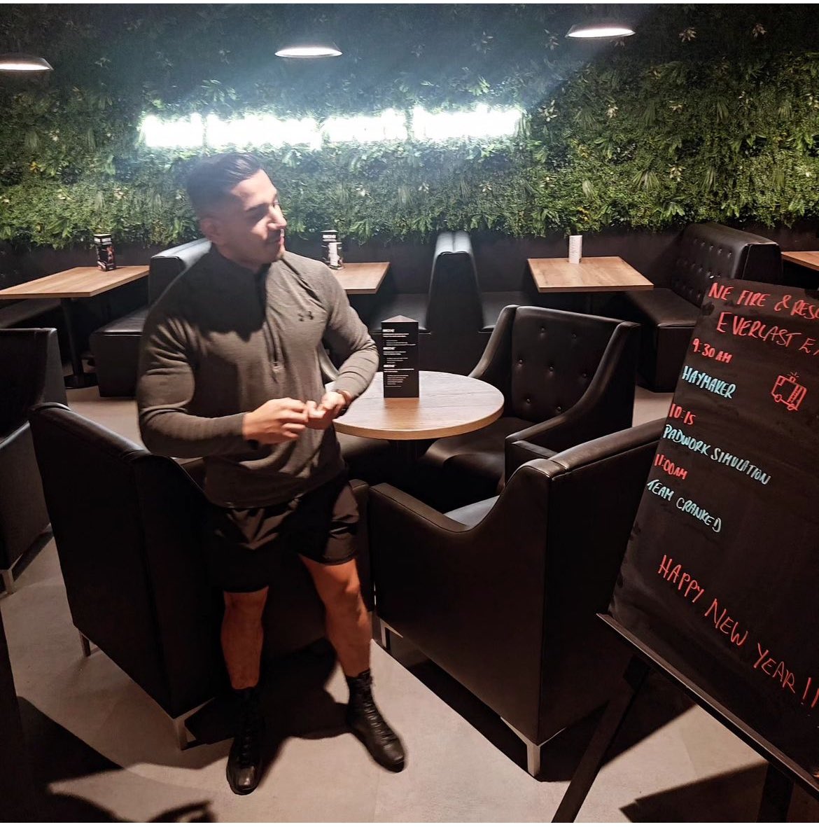 Last session of the year, provided by Everlast, great session. Thanks Rene  instagram.com/everlastgyms?i… instagram.com/fitflex_reneko…