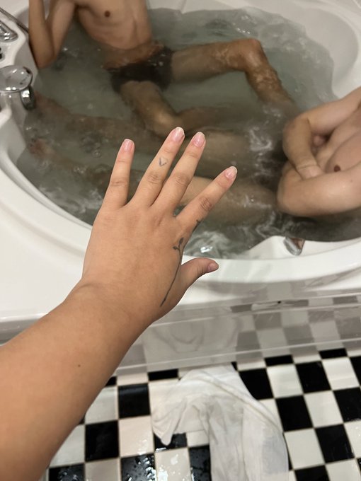 Am nou Fericit ❤️ 🥵💦 https://t.co/AD5Q8XXHVB