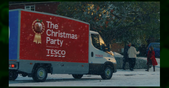 KingOfChristmas #3: Tesco - Up 4, 5 appearances, 15 points

Tesco have REALLY taken their Christmas ads seriously these past few years, and are charging up the charts as a result! Here's last year's Christmas Party ad! youtube.com/watch?v=iiPGtM…