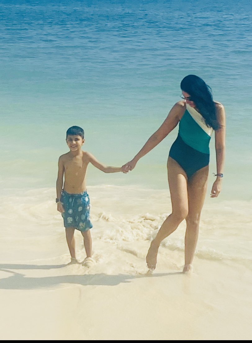 Out of office. See you in 2024 🏫 🍎