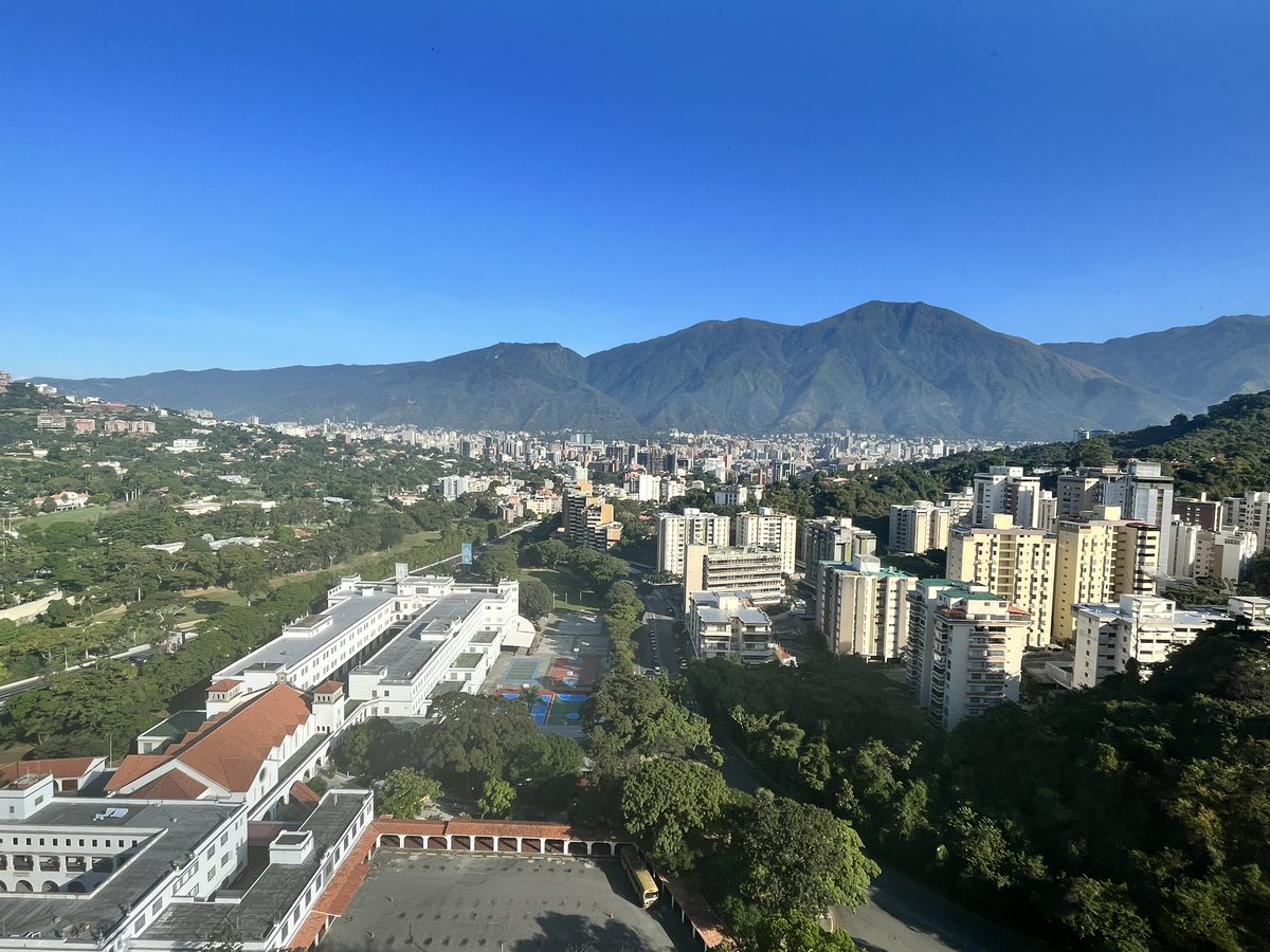 Esperando el 2024 con la esperanza que será un año de reencuentro, paz y prosperidad para Venezuela!