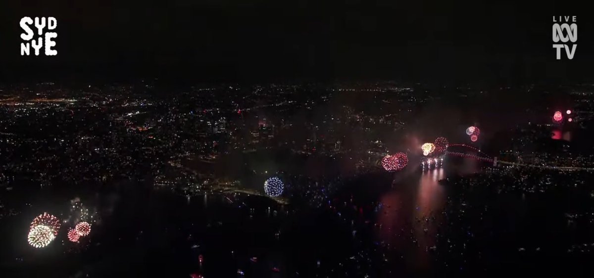 ItsMatthewJoyce's tweet photo. 🇦🇺 What a spectacular way to see in 2024! 

Sydney has yet again shown the world the way to ring in the new year!

Happy new year Sydney! 

#SydNYE #NYEABC https://t.co/zxChRg5s0l