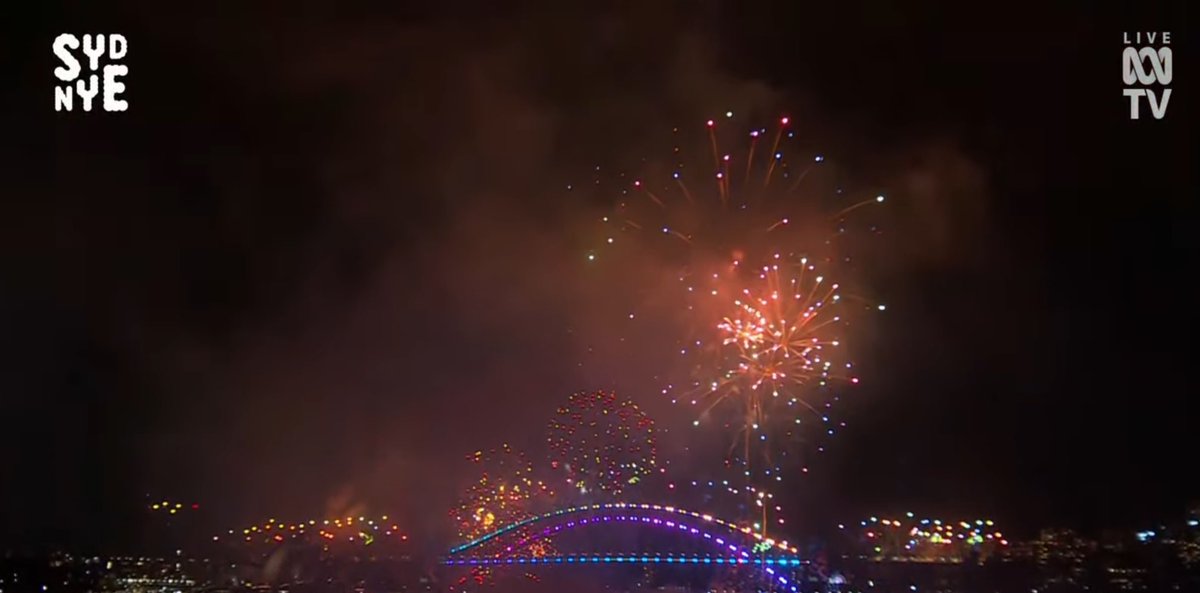 ItsMatthewJoyce's tweet photo. 🇦🇺 What a spectacular way to see in 2024! 

Sydney has yet again shown the world the way to ring in the new year!

Happy new year Sydney! 

#SydNYE #NYEABC https://t.co/zxChRg5s0l