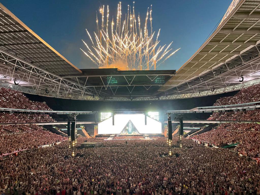 Happy #NewYearsEve 🥳