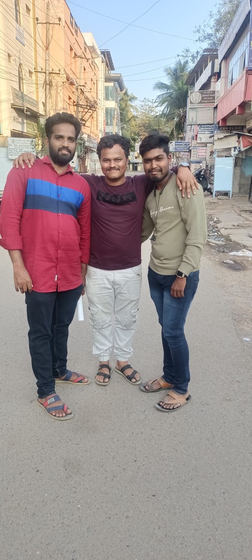 Vali__Ntr's tweet photo. #ARS BROTHERS 🥰😍
A @ANILNTR119  (ANIL NTR)
R @RafiqUKD @rafiq (RAFIQ TARAK)
V  @Vali ntr (VALI NTR)
🔥🔥🔥 https://t.co/YbS7imMn8V