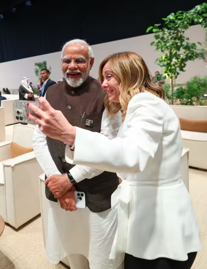 KanchanGupta's tweet photo. Prime Minister of Italy Giorgia Meloni takes a selfie with Prime Minister Modi. The selfie went viral globally!

#ModiMoment 23 https://t.co/qrmV7j0lOy
