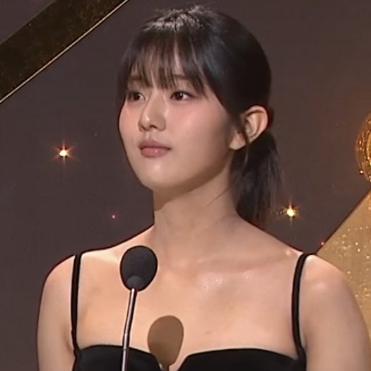 roodzep's tweet photo. 지금 은유청아 같이 있잔아 ! ! https://t.co/569drQyUfp