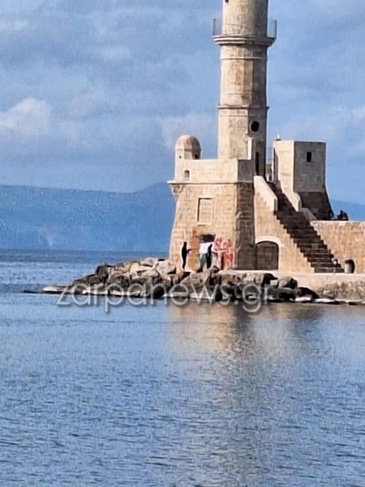 saitanasker's tweet image. Μέρα μεσημέρι βαφουν μνημειο της πολης

σε μερα που ειναι ολος ο κοσμος εξω

ουδεις ασχολειται,ουδεις παρεμβαινει,η αστυνομια κλαιν

πρεπει να μας κανουν αγωγη τα μπουρδελα που τα συγκρινουμε με την μπανανια...