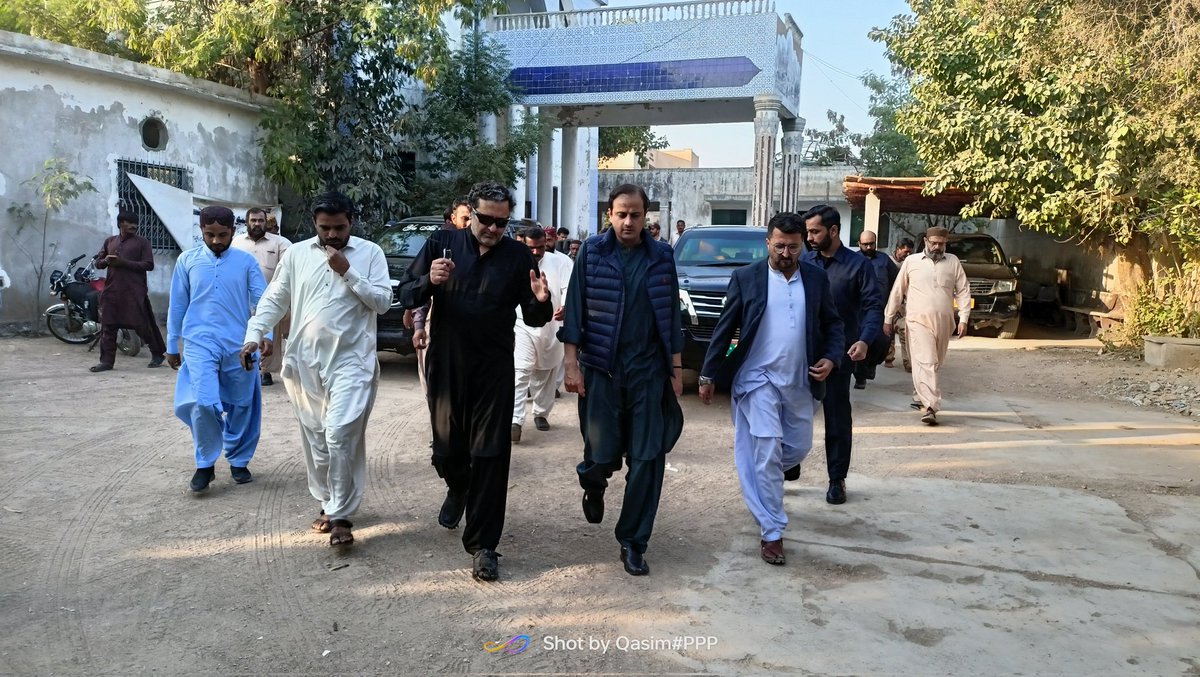 میئرکراچی بیرسٹرمرتضیٰ وہاب کا سابقہ ایم پی اے محمود عالم جاموٹ کے ہمراہ اپنی یوسی 08 ابراہیم حیدری کا دورہ
میئرکراچی بیرسٹر مرتضیٰ وہاب نے ابراہیم حیدری میں مورڑو ہال کمیونٹی سینٹر کا دورہ کیا اور ابراہیم حیدری کے نوجوانوں کے لیے آئی ٹی سینئر کے قیام کا وعدہ کیا
<a href="/murtazawahab1/">Murtaza Wahab Siddiqui</a>