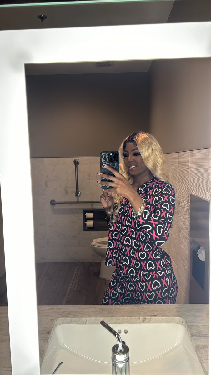 pretty_gurltati's tweet photo. Ya girl went blonde she about to have FUNNN😍😮‍💨

#fyp #explorepage #613wig https://t.co/ALtkmPMHHg
