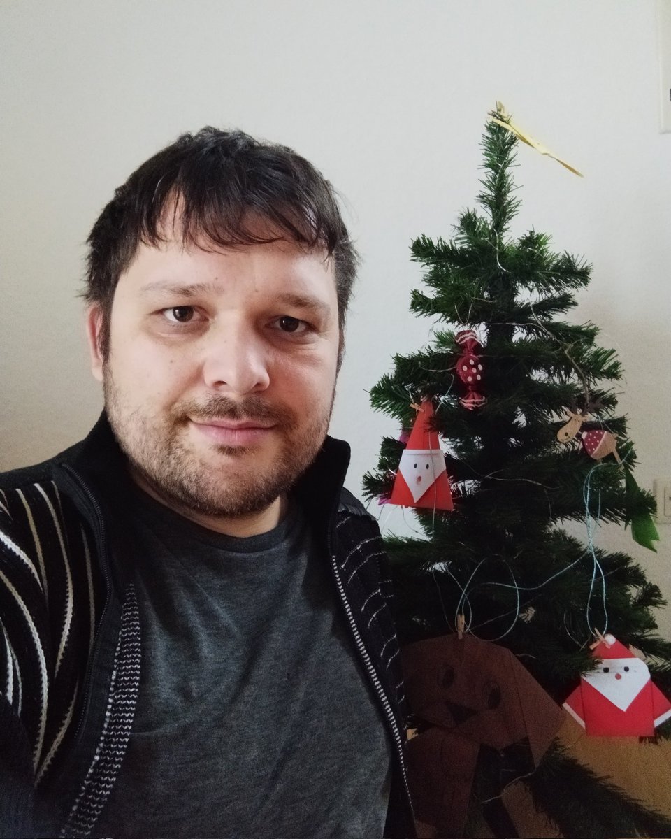 С Новым годом и Рождеством! Желаю здоровья, сил, удачи и мира! Пусть в новом году закончится война, а у вас получится реализовать свои замыслы и идеи.