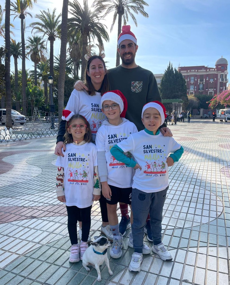 fernandopfdez's tweet photo. Cerramos el año corriendo la San Silvestre de Melilla. https://t.co/GEIL39b19H