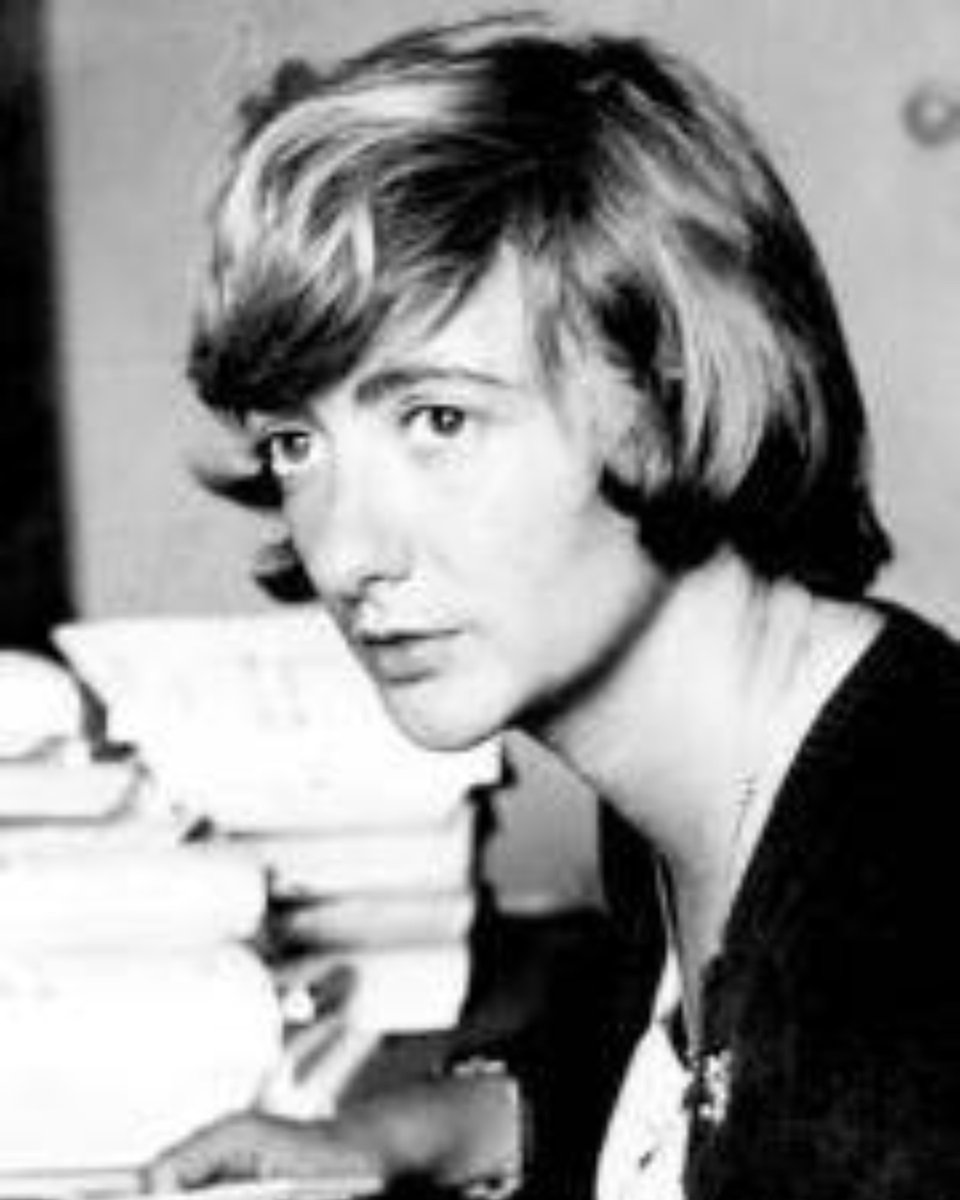 "La felicidad, para mí consiste en gozar de buena salud, en dormir sin miedo y despertar sin angustia".

- Françoise Sagan