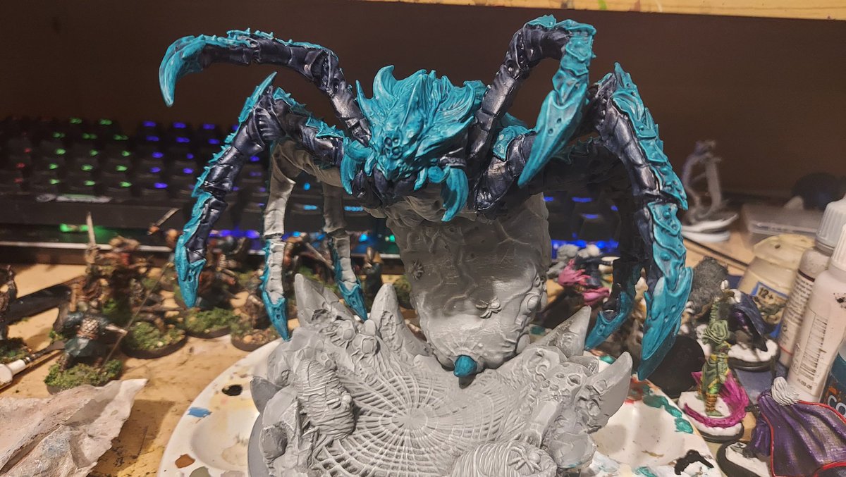 necrothrall's tweet photo. Blocking in some more of the colours on the spider tyrant.
#WarhammerCommunity #steamforgegames #epicencounters #dungeonsanddragons #DnD #miniaturepainting https://t.co/oKNAL1VIFu