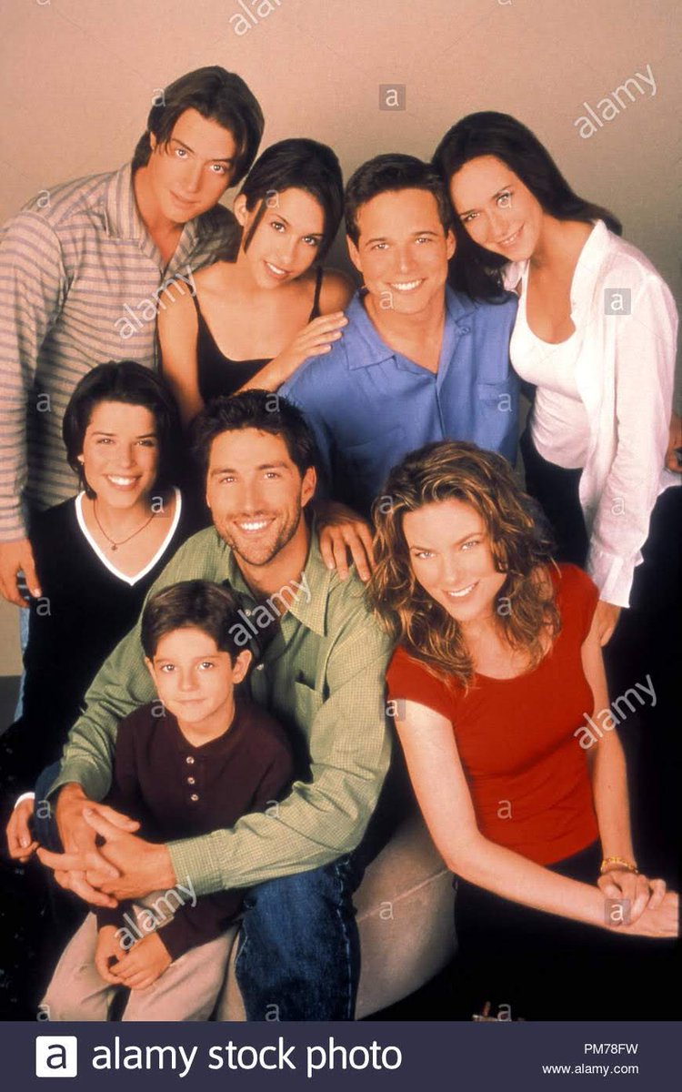 #PartyOfFive is available to stream @TheCW ,@IamLaceyChabert @scottwolf  @TheReal_Jlh  @thenevecampbell  @mathewfox