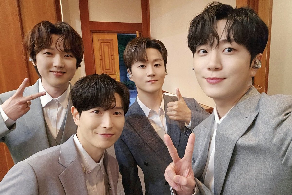 official_fore's tweet image. [#FORESTELLA_PHOTO] 📸

23년이 이제 끝이라니…🥹🥹
아쉬운 마음에 하드털이 해왔어요😉

24년에도 숲별과 포레는 forever🫶🏻🫶🏻

#포레스텔라 #forestella