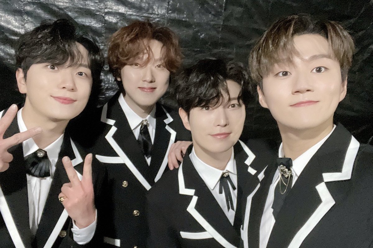 official_fore's tweet image. [#FORESTELLA_PHOTO] 📸

23년이 이제 끝이라니…🥹🥹
아쉬운 마음에 하드털이 해왔어요😉

24년에도 숲별과 포레는 forever🫶🏻🫶🏻

#포레스텔라 #forestella