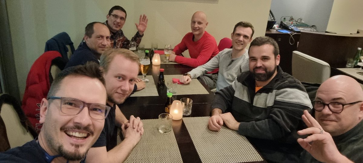 DanielKec's tweet image. What a year for Java it was! Let's make the next one even better. Happy New Year 🎆 from @helidon_project, @gf_jersey, @eclipselink, and #weblogic developers! By far, not all of us on the photo.