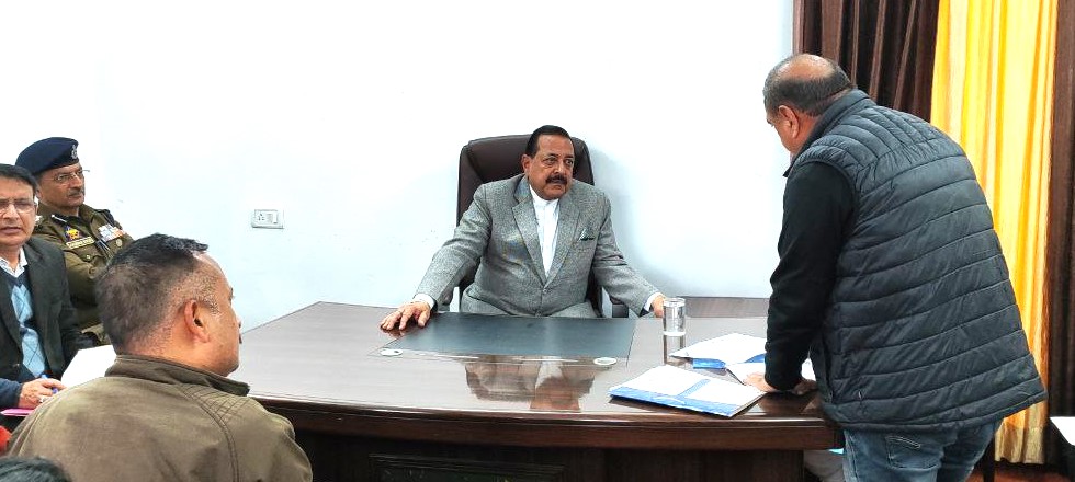 DrJitendraSingh's tweet photo. #Udhampur district meeting with senior civil and administrative officers as well as PRIs.Udhampur among first 3 districts of India in Central PMGSY road projects and among the first to achieve near 100% saturation in #ViksitBharatSankalpYatra schemes. https://t.co/4E7fBt0y9w