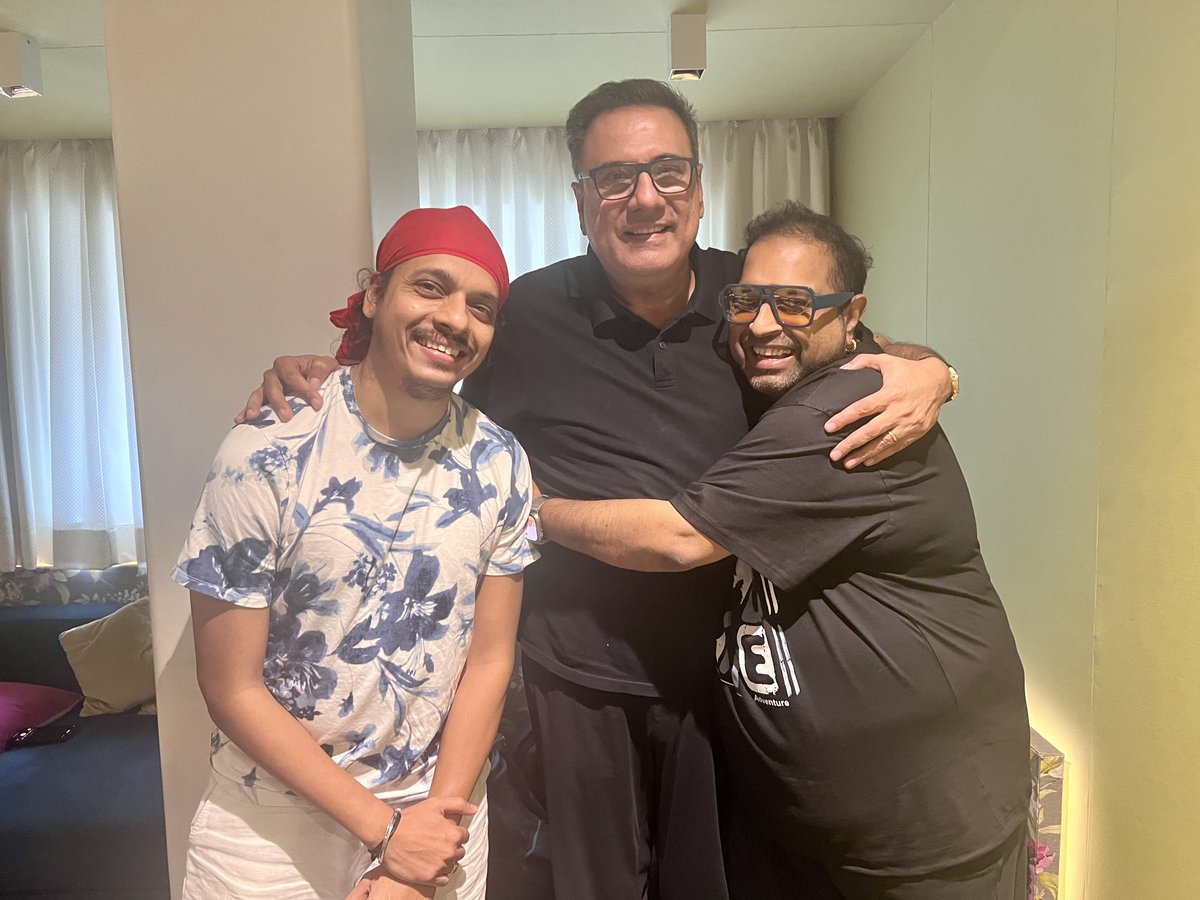 Some very special moments with these two ‘greats’ - @bomanirani sir and Shankar bhai @Shankar_Live ❤️🙏 #newfilm #upcomingproject