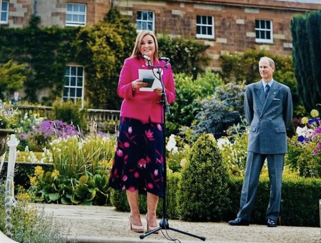 SportyNeesy's tweet photo. My “pinch 🤏 me” moment of 2023? Writing & delivering a speech about attaining my @DofE Gold award 🥇 30 years ago in front of HRH @HillsCastle. Thank you so much @canoeingkate #SpecialMemory ☺️ https://t.co/OF66jr13AN