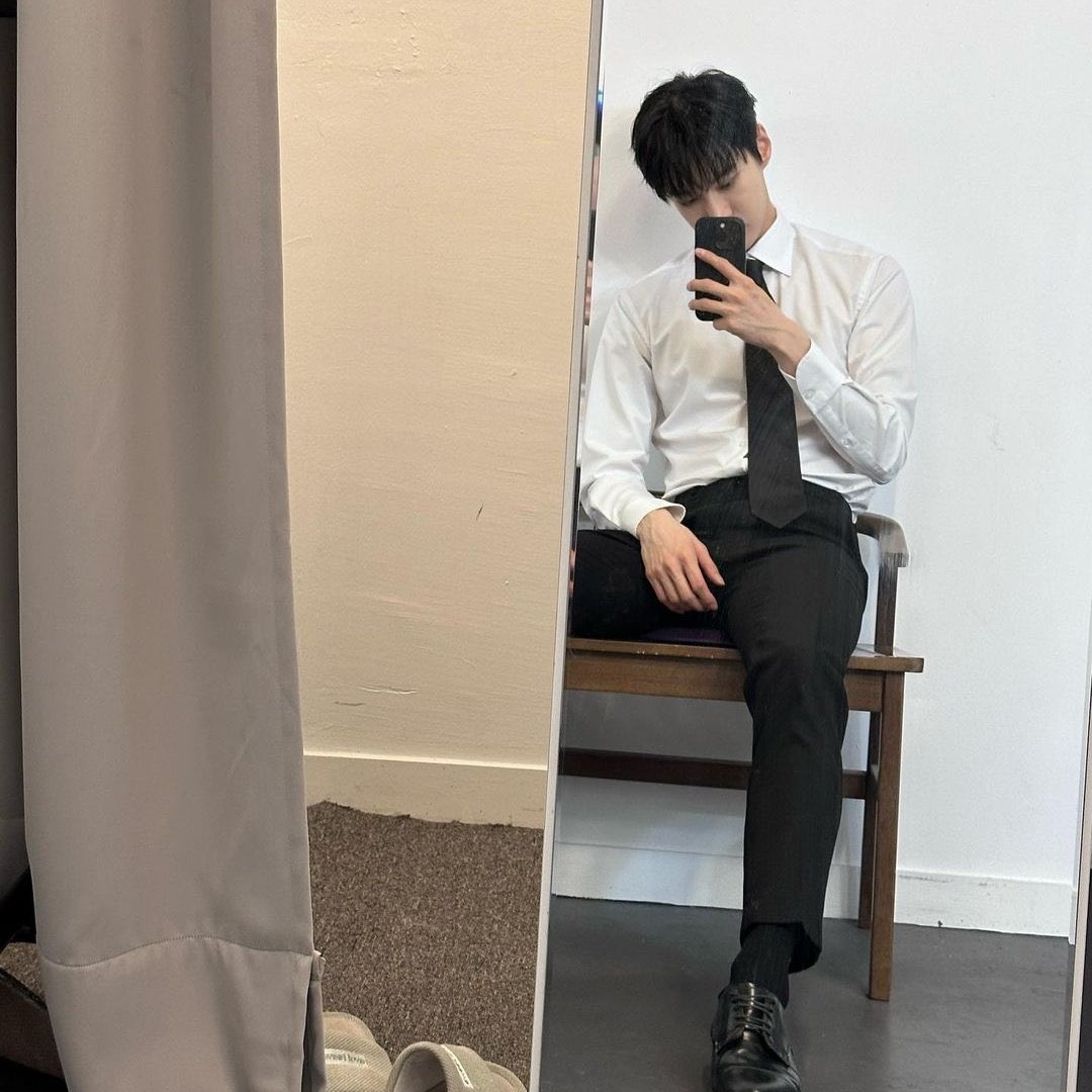 KIM DOYOUNG???