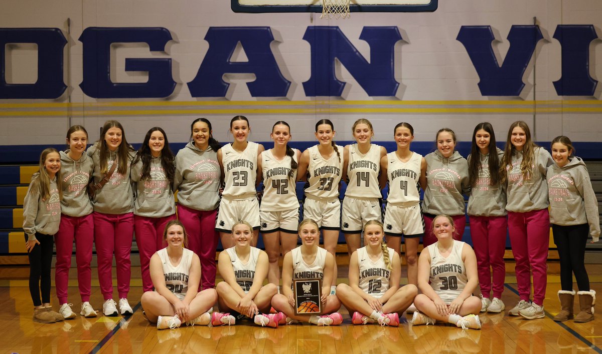 EMWomensBB's tweet photo. What a great way to ring in the New Year.  Logan View/SS Holiday Tournament Champions.  #alwaysearnednevergiven https://t.co/svpTX3q42A