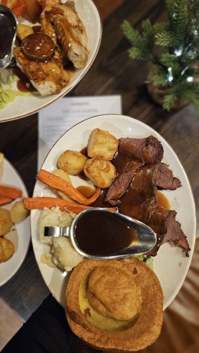 Best way to wrap up the #lastdayoftheyear 🥳
#sundayroast #fullers #NewYear