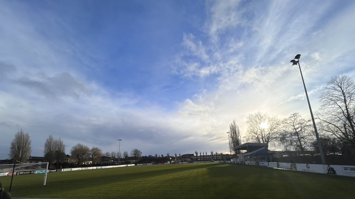SpaldingUnited's tweet photo. A huge thank you to our amazing volunteers who have helped with the pitch today- Andy, Peter, Trevor, Rob R, Nick S, Rob G, Gary, Ben, Nick C, Zoe, Jonathan, Sharla, Chiara, Leigh &amp; James🌷
Bar any significant rainfall, the game will be ON tomorrow!!!⚽️
🌷🌷🌷🌷🌷🌷🌷🌷🌷🌷🌷🌷 https://t.co/sRgceW0wGP