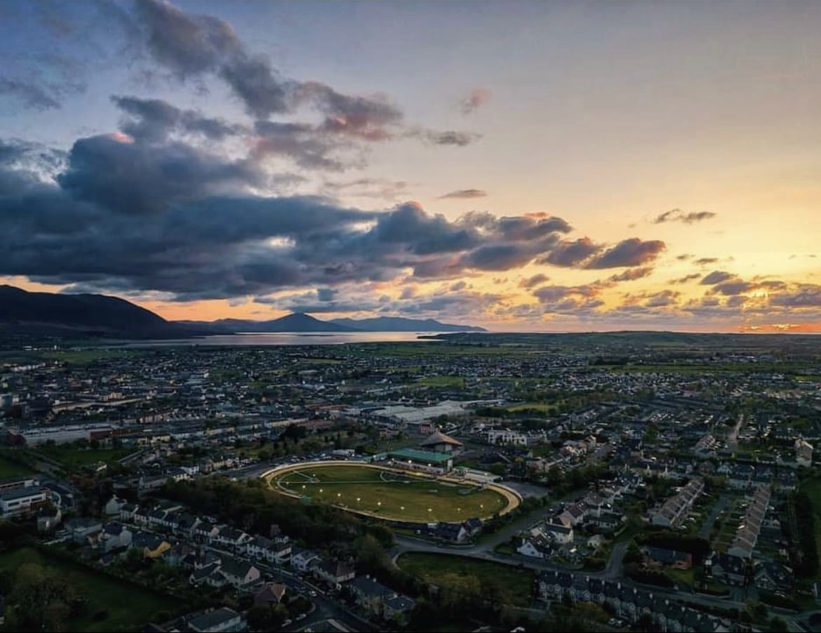 A bird’s eye view of the beating heart of Kerry… Tralee!
#visittralee #tralee #discoverkerry #kerry #traleetoday #traleemylove #traleebay #lovetralee #traleetownpark #discoverireland #wildatlanticway