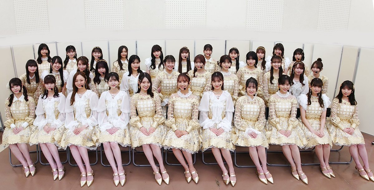 nogizaka46's tweet photo. 2023年もありがとうございました💜

2024年へ、3！2！1！Go✊

#乃木坂46 https://t.co/wgjuFUYrIM